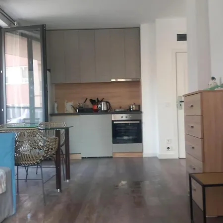 Sunny Apartment *